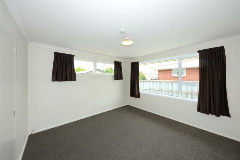 Photo of property in 66 Daniels Road, Redwood, Christchurch, 8051