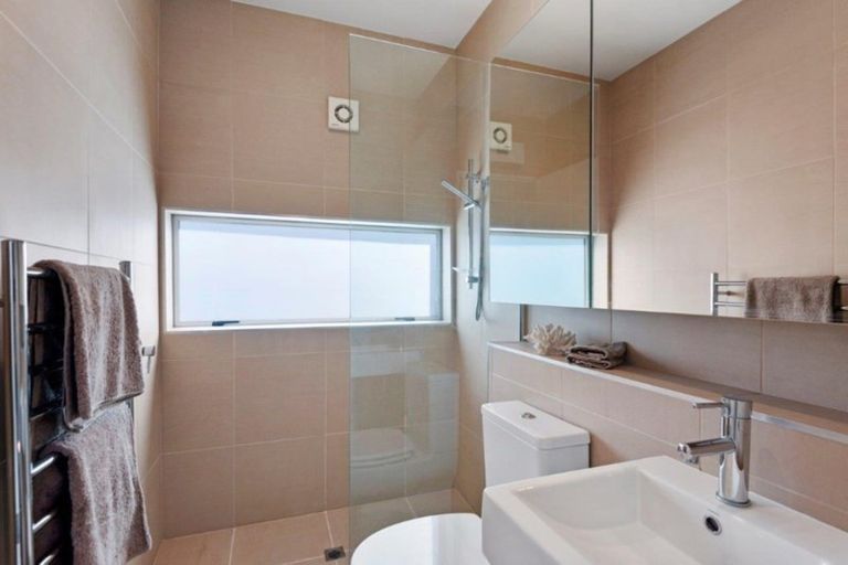 Photo of property in 2/184 Peterborough Street, Christchurch Central, Christchurch, 8013