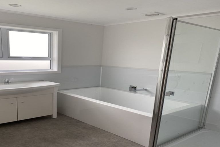 Photo of property in 99 Broadway, Waitara, 4320