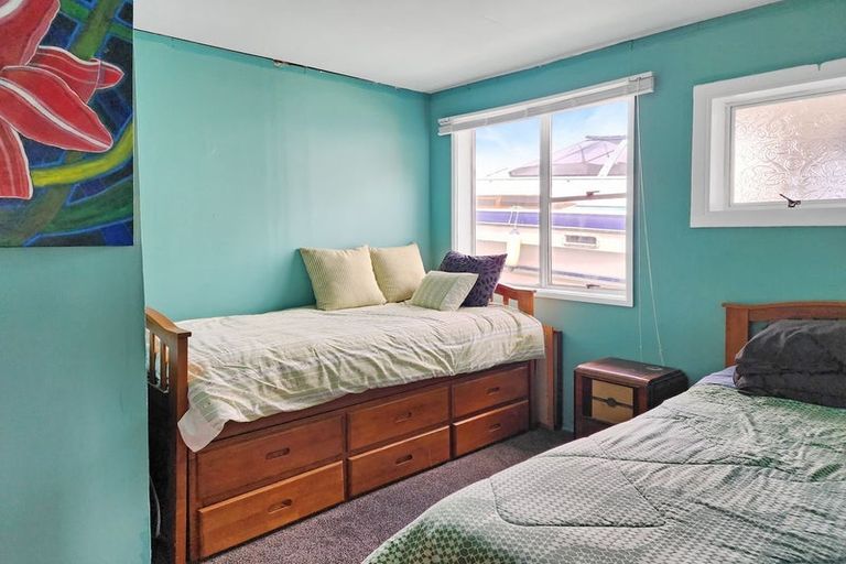 Photo of property in 15 Surrey Street, Orepuki, Riverton, 9881