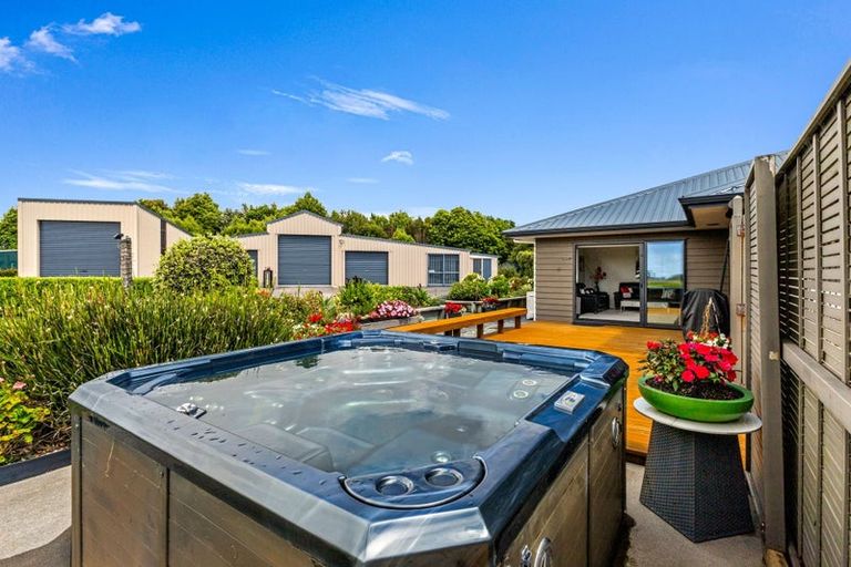 Photo of property in 98 Pitt Road, Hillsborough, New Plymouth, 4372