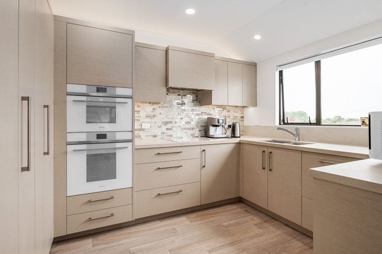 Photo of property in 62 Grosvenor Gardens, Flagstaff, Hamilton, 3210