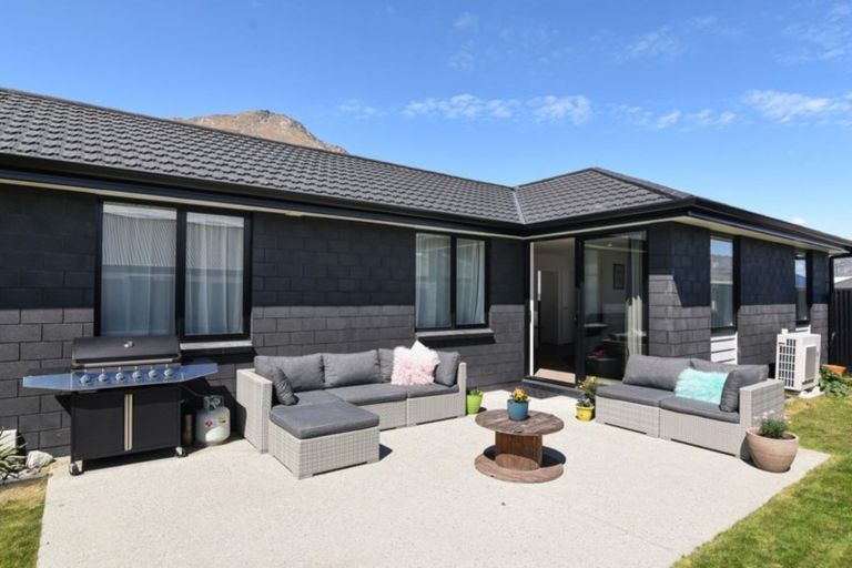 Photo of property in 92 Risinghurst Terrace, Lower Shotover, Queenstown, 9304