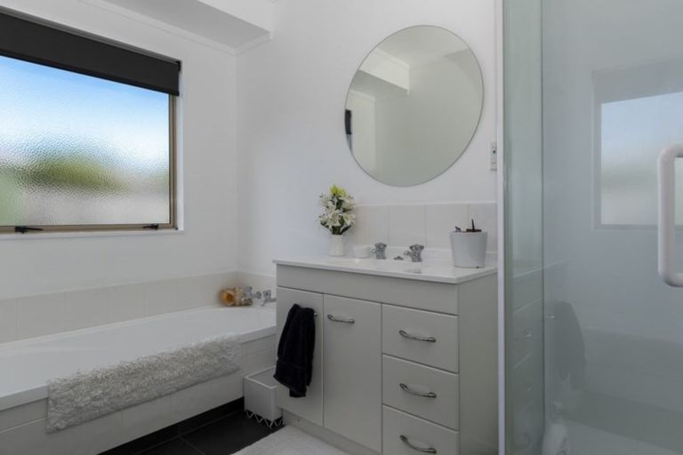 Photo of property in 35 Longview Drive, Papamoa Beach, Papamoa, 3118