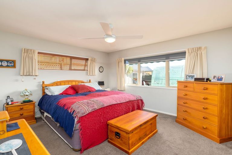 Photo of property in 16 Sutton Place, Dallington, Christchurch, 8061