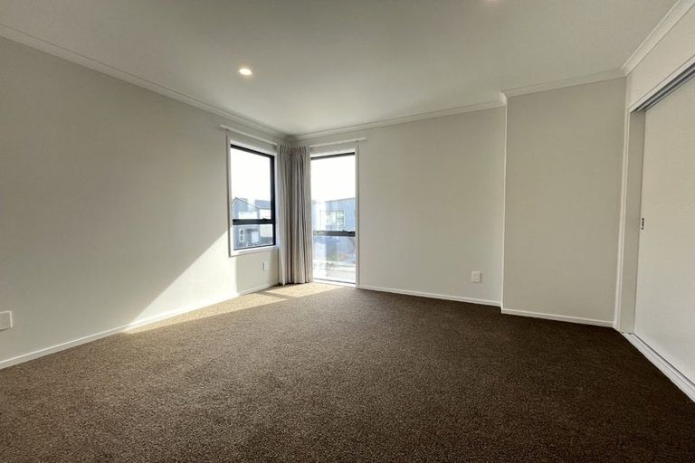 Photo of property in 11 Koreke Close, Kenepuru, Porirua, 5022