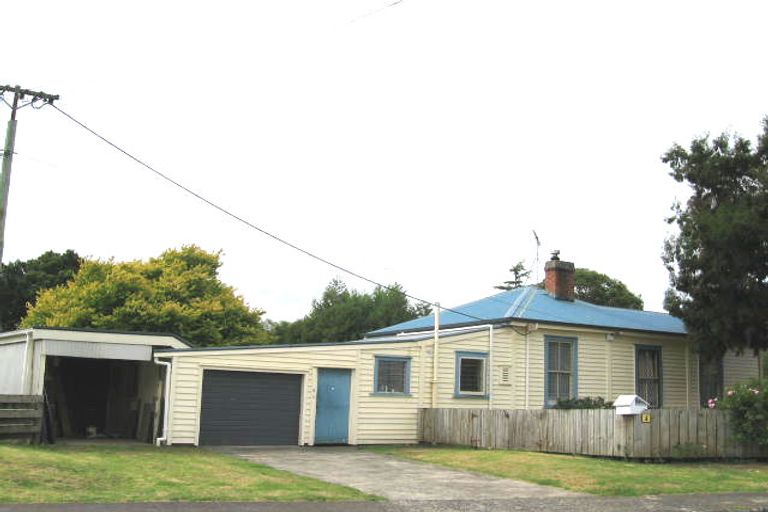 Photo of property in 4 Paramu Avenue, Birkdale, Auckland, 0626