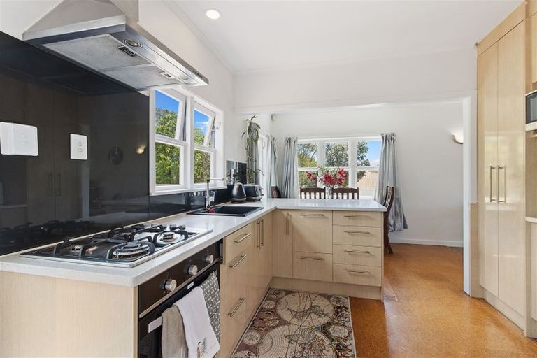 Photo of property in 6 Woodside Road, Massey, Auckland, 0614