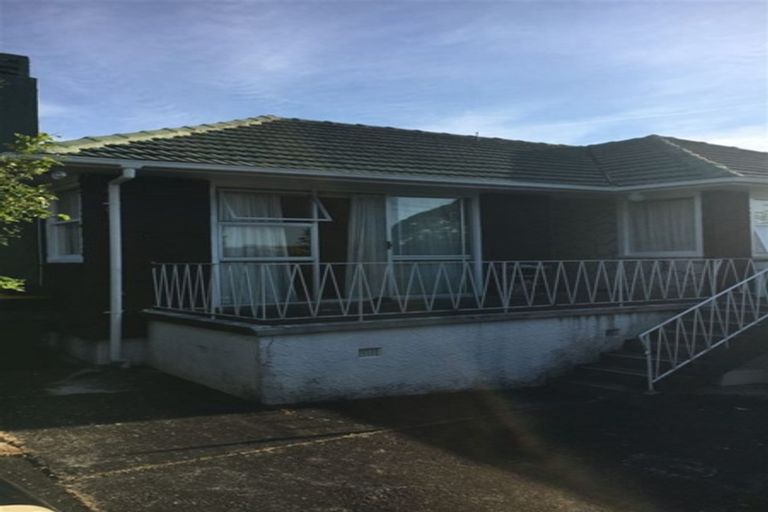 Photo of property in 114 Flanshaw Road, Te Atatu South, Auckland, 0610