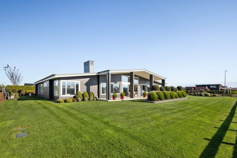 Photo of property in 1 Baxter Michael Crescent, Cambridge, 3434