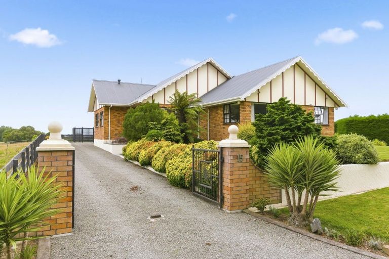 Photo of property in 15 Koputaroa Road, Levin, 5575