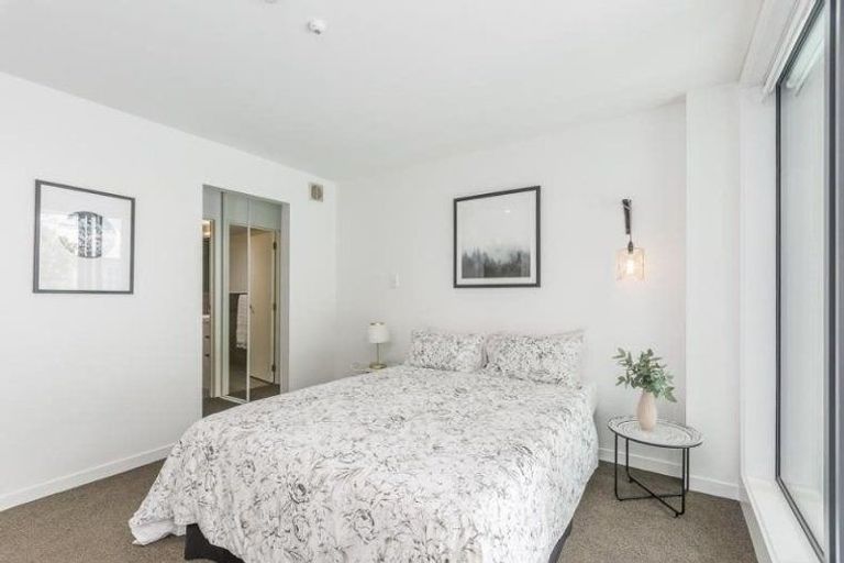 Photo of property in The Mews, 10/8 Basque Road, Eden Terrace, Auckland, 1021