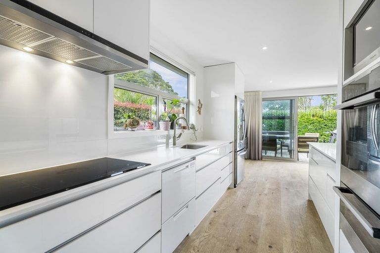 Photo of property in 61 Ladies Mile, Manly, Whangaparaoa, 0930