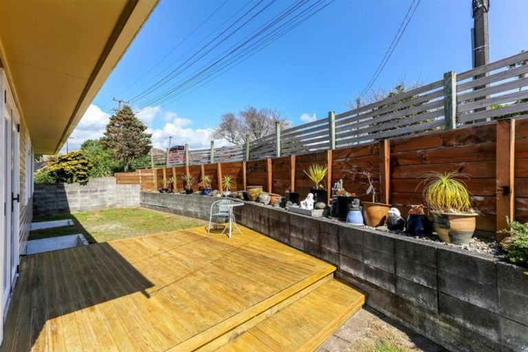 Photo of property in 63 Queens Road, Glen Avon, New Plymouth, 4312