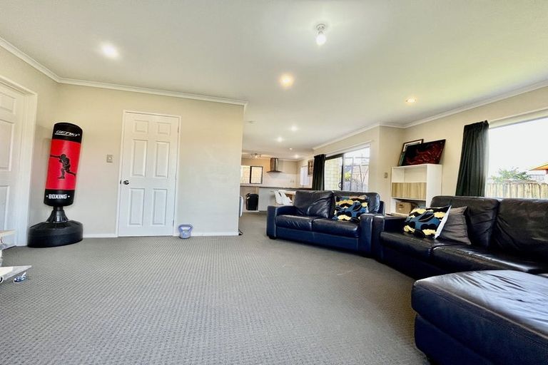 Photo of property in 6 Tavua Lane, Ranui, Auckland, 0612
