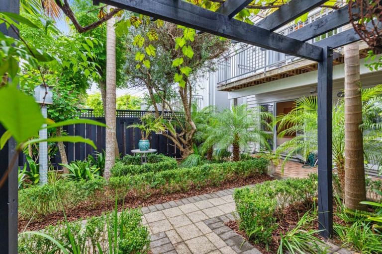 Photo of property in 18/19 Brodie Place, Bethlehem, Tauranga, 3110