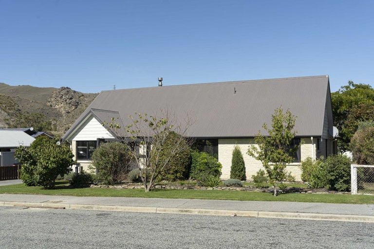 Photo of property in 14 Orient Street, Cromwell, 9310