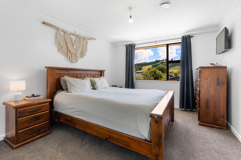 Photo of property in 20 Lynas Street, Outram, 9019