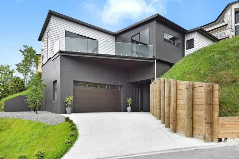Photo of property in 8a Mccarthy Grove, Clouston Park, Upper Hutt, 5018