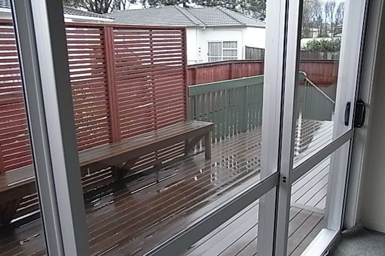 Photo of property in 166 Sunnynook Road, Sunnynook, Auckland, 0620