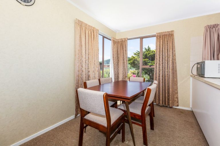 Photo of property in 71 Fyvie Avenue, Tawa, Wellington, 5028