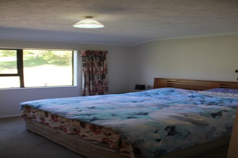 Photo of property in 6 Wingfield Place, Churton Park, Wellington, 6037