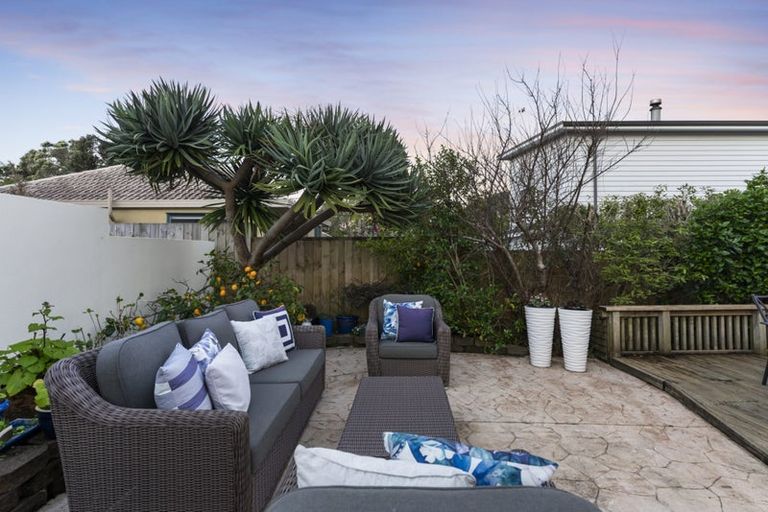 Photo of property in 6b Tui Street, Torbay, Auckland, 0630