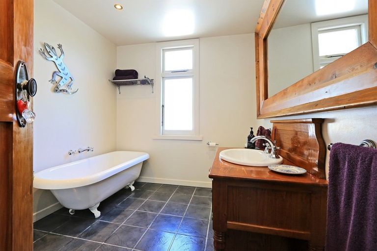 Photo of property in 1/900 Heretaunga Street East, Parkvale, Hastings, 4122