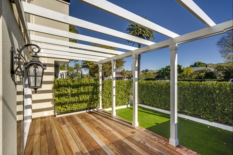 Photo of property in 9a Church Road, Taradale, Napier, 4112