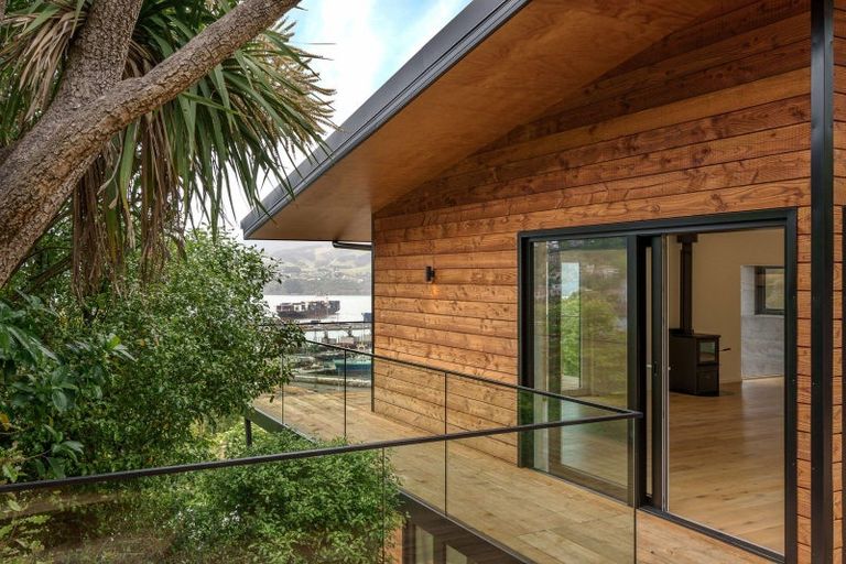 Photo of property in 43 Jacksons Road, Lyttelton, 8082