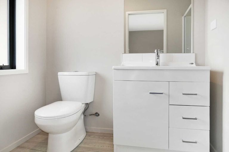 Photo of property in 32 Karere Avenue, Marshland, Christchurch, 8083