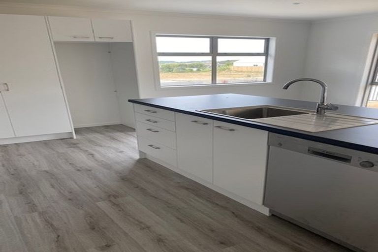 Photo of property in 41 Matenga Street, Waikanae, 5036