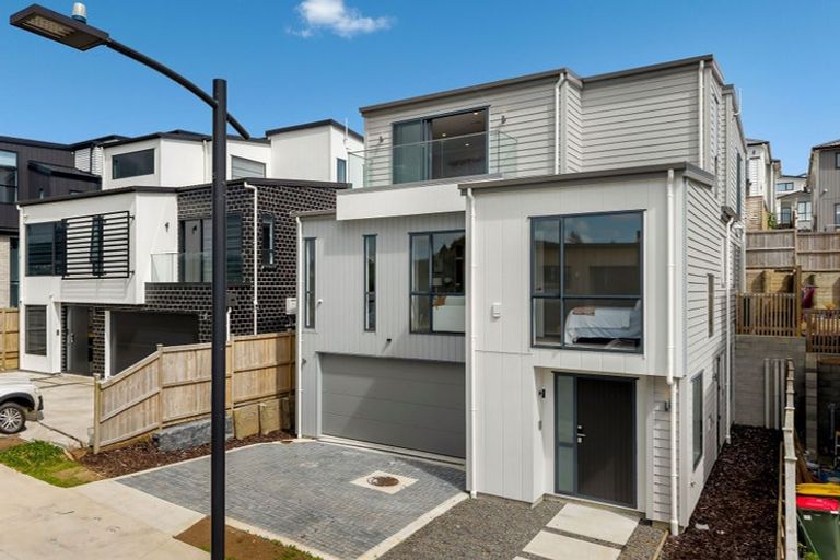 Photo of property in 25 Bremner Ridge Street, Flat Bush, 2019