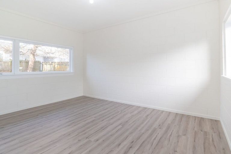Photo of property in 34 Hellyers Street, Birkdale, Auckland, 0626
