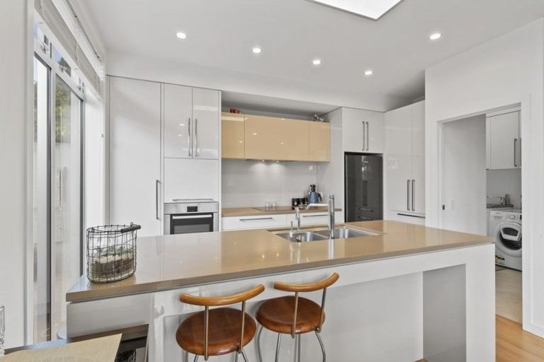 Photo of property in 8 Sylvan Park Avenue, Milford, Auckland, 0620