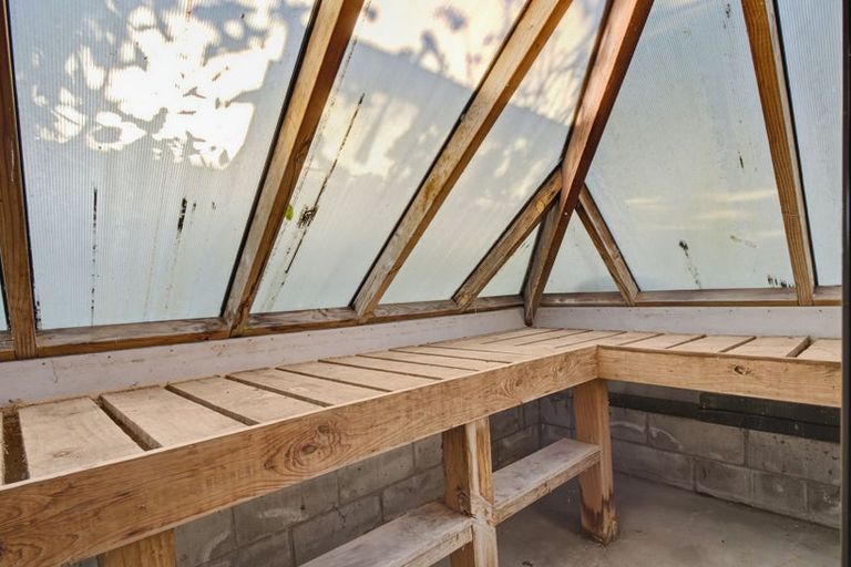 Photo of property in 17 Aquarius Drive, Kawaha Point, Rotorua, 3010