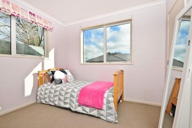Photo of property in 18 Mcgowan Rise, Tuakau, 2121