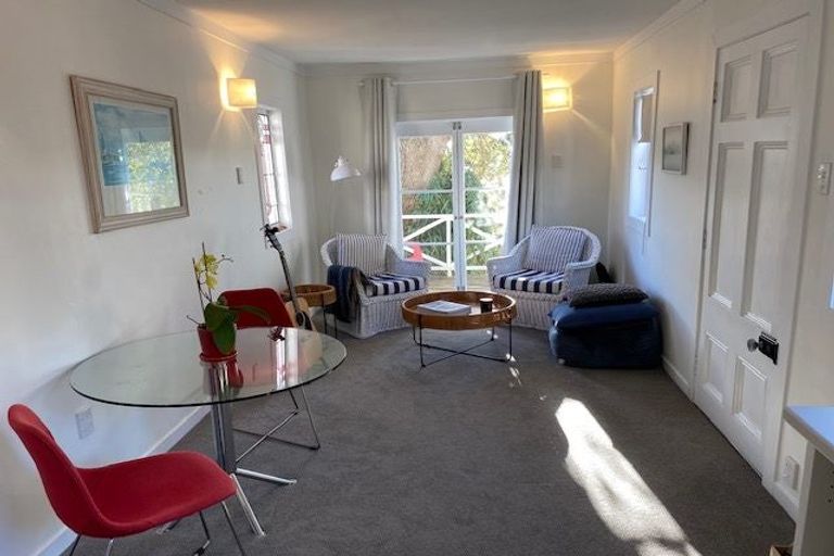 Photo of property in 13 Robertson Street, Russell, 0202