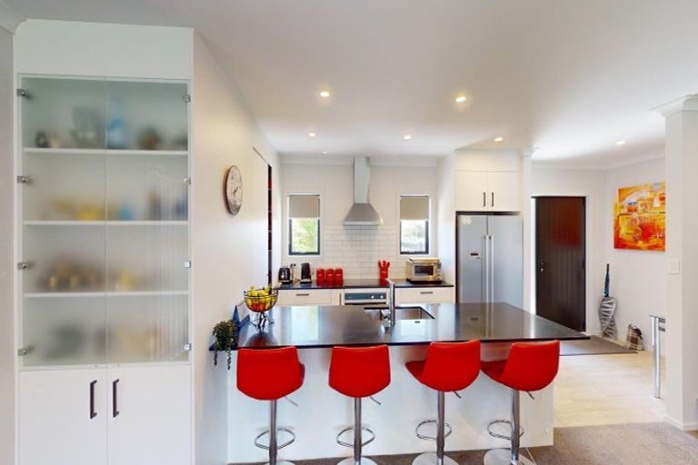 Photo of property in 6 Fuller Close, Levin, 5510