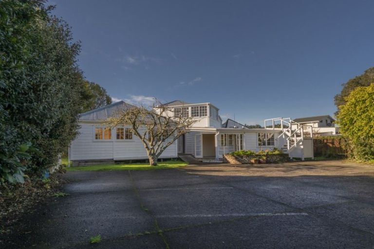 Photo of property in 16 Hamilton Crescent, Whitianga, 3510