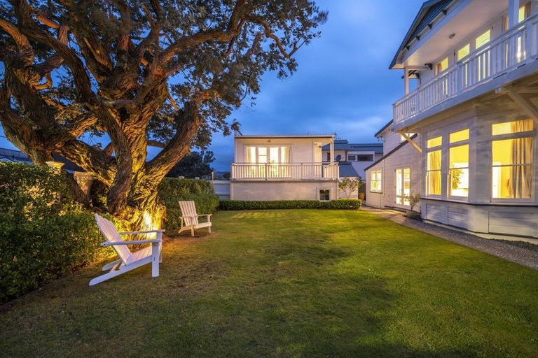 Photo of property in 33 Ferry Street, Seatoun, Wellington, 6022