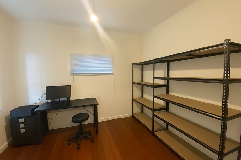 Photo of property in 1/227 Onewa Road, Birkenhead, Auckland, 0626