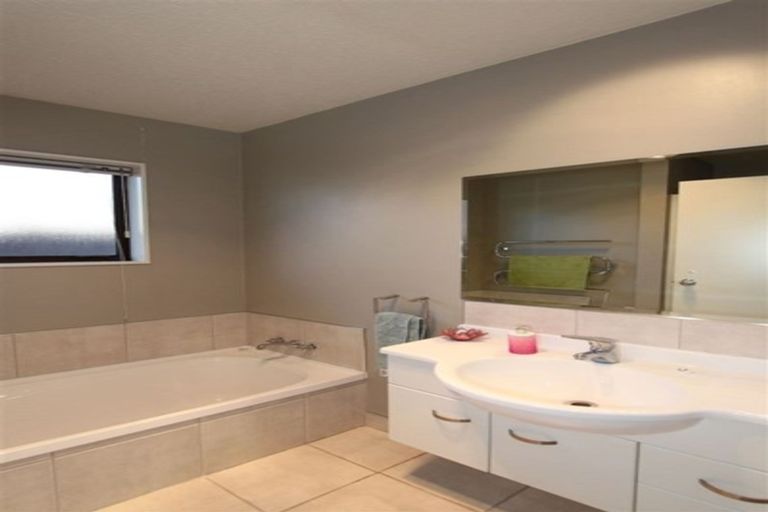 Photo of property in 26 Kirsten Place, Parklands, Christchurch, 8083