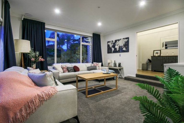 Photo of property in 47 Isobel Road, Greenhithe, Auckland, 0632