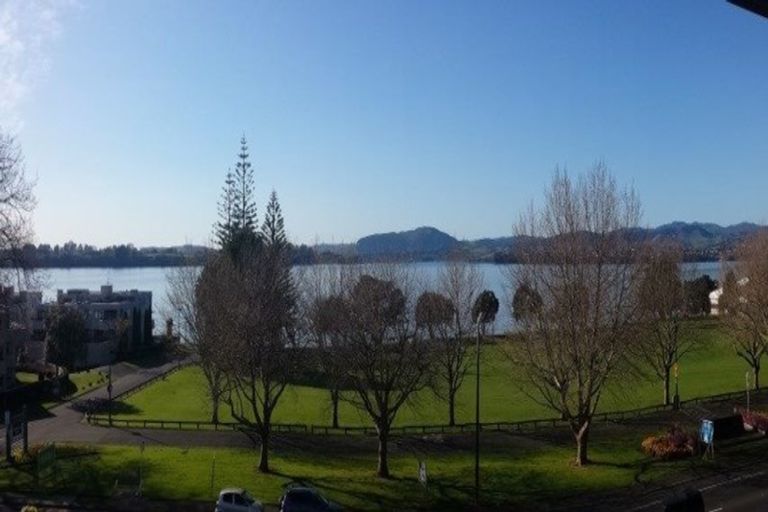 Photo of property in 283 Devonport Road, Tauranga, 3110