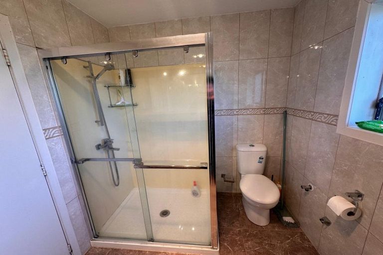 Photo of property in 2/136 Chivalry Road, Glenfield, Auckland, 0629