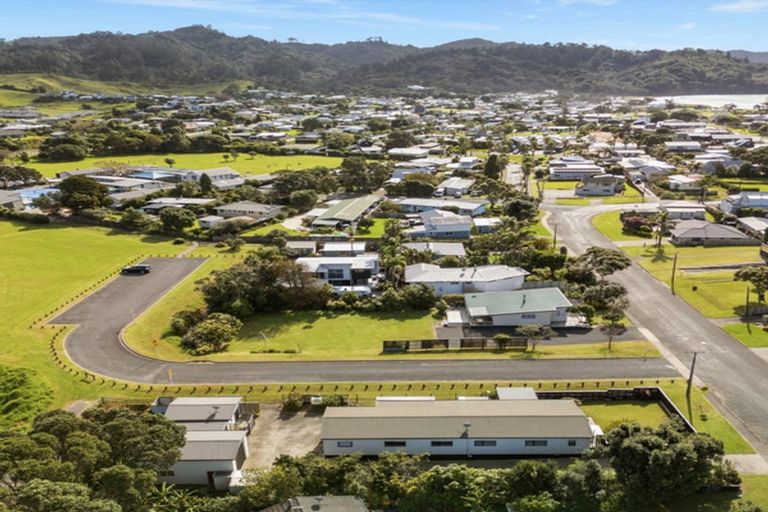 Photo of property in 10 Hillview Road, Waihi Beach, 3611