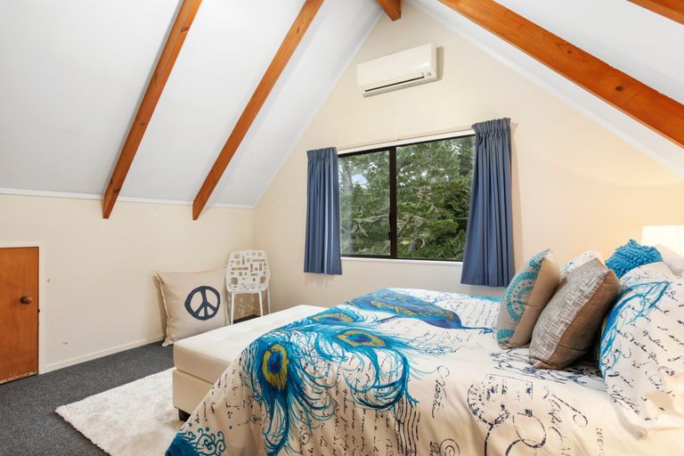 Photo of property in 174 Shaw Road, Oratia, Auckland, 0604