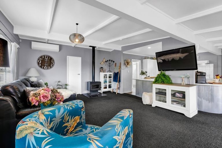 Photo of property in 49 Ngakoti Street, Urenui, 4375