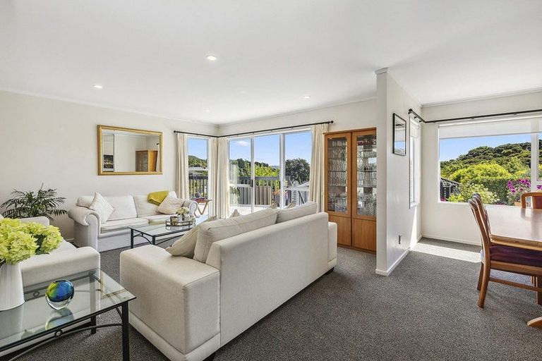 Photo of property in 2 Musket Lane, Whitby, Porirua, 5024